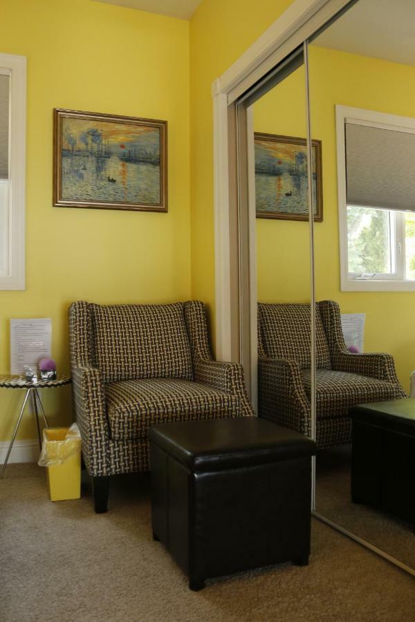 Lakeview Oasis Bed And Breakfast West Kelowna Exteriör bild
